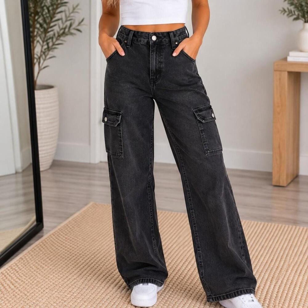 No Boundaries black washed cargo jeans, size S (4–6)